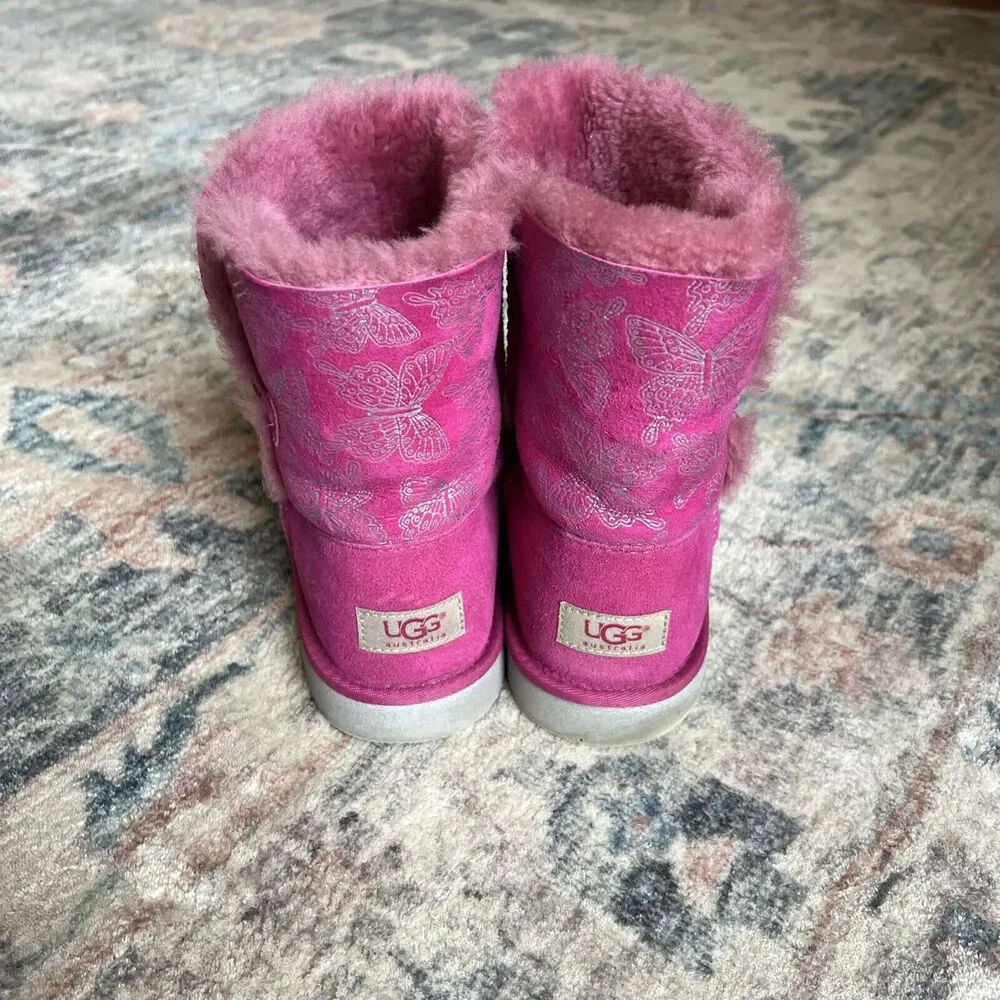 Womens UGG Boots K Bailey Button Butterfly Raspberry & Silver RSPS Sz 6 Fits 7.5 - Picture 6 of 16